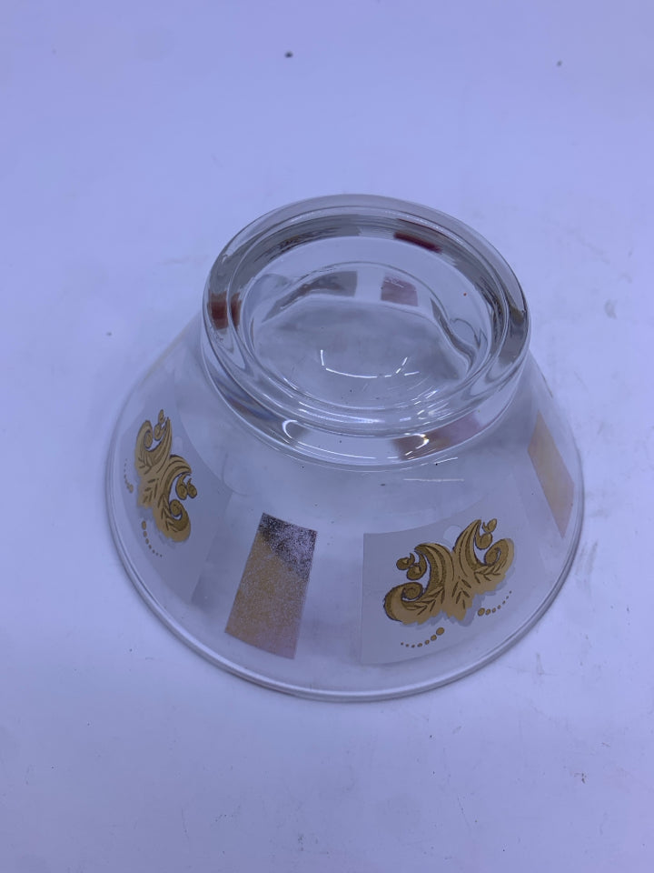 VTG 2PC CHIP AND DIP SET W GOLD FROSTED ACCENTS.