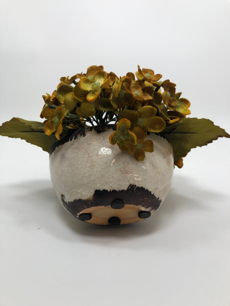 DRK YELLOW FLORALS IN CRACKLE VASE.