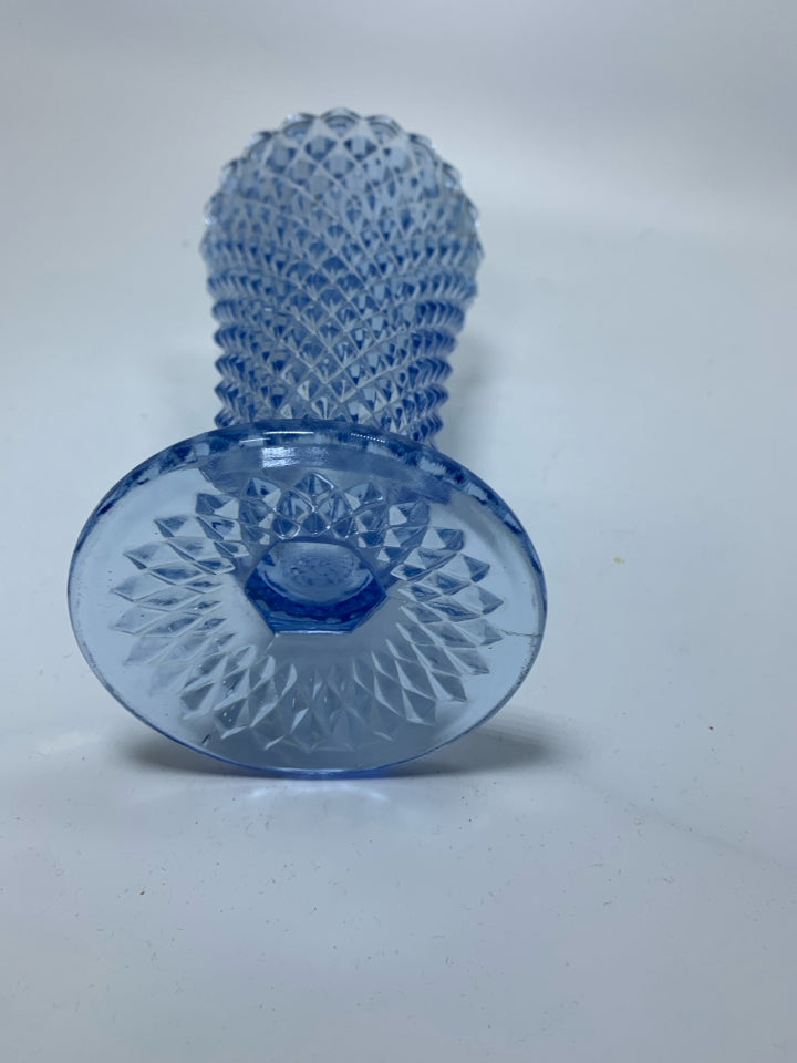 FOOTED LIGHT BLUE GLASS DIAMOND PATTERNED VASE.