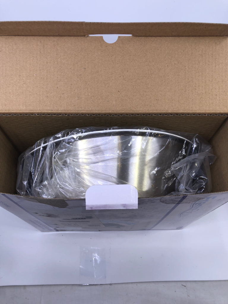 NIB PETMATE PURIFYING PET FOUNTAIN.