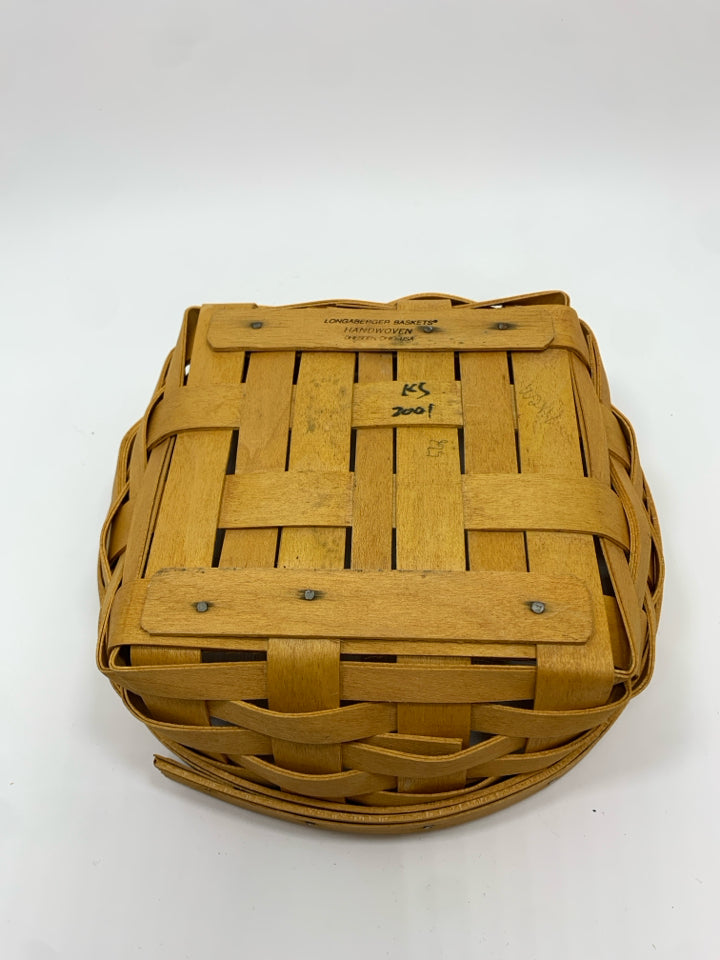2001 ROUND SHALLOW BASKET.