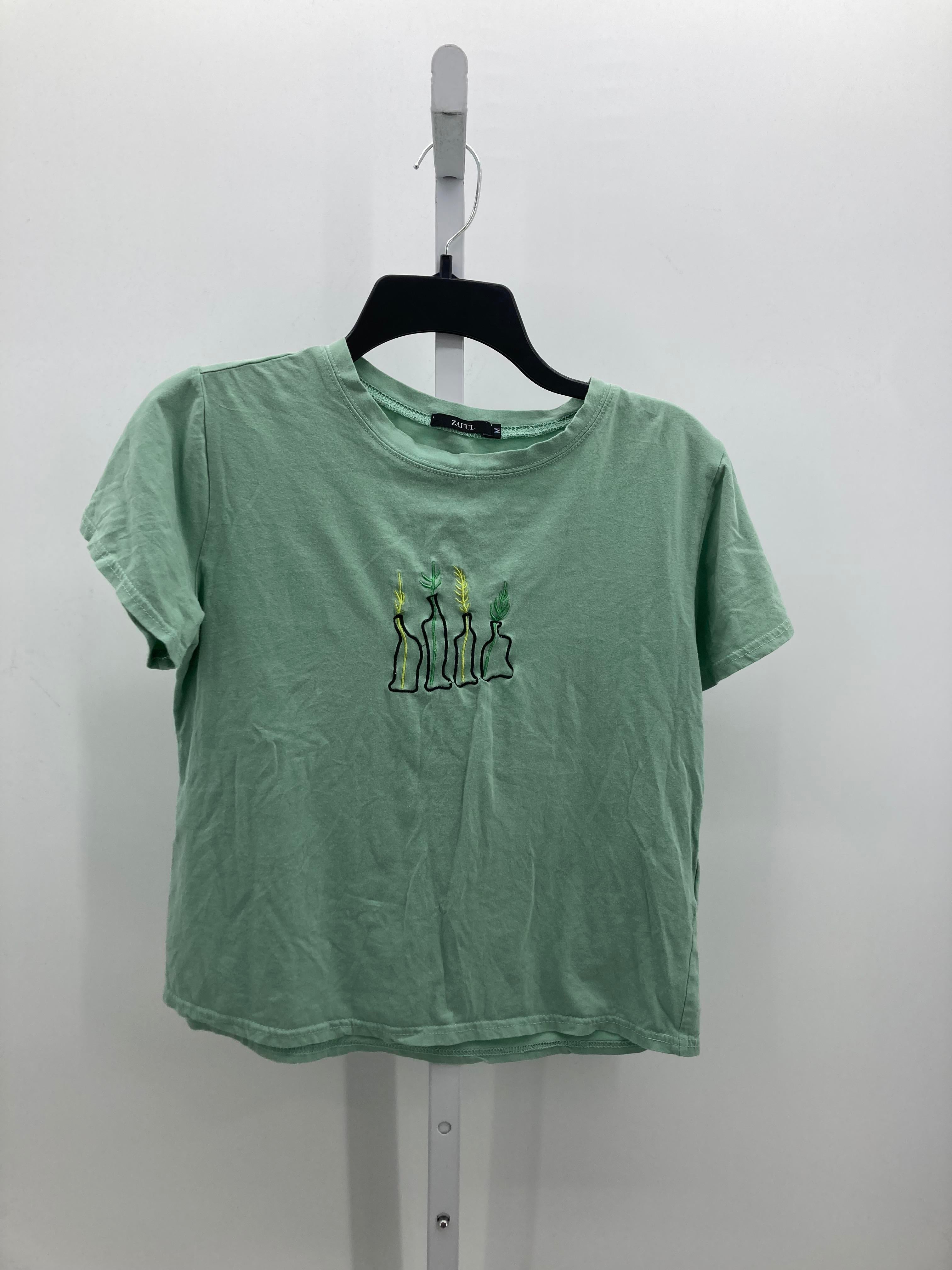 Size Medium Juniors Short Sleeve Shirt