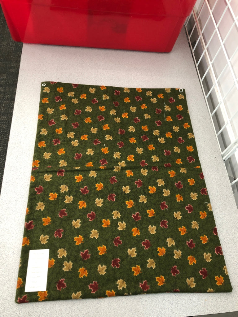 "PUNKIN" QUILTED CROW BANNER.