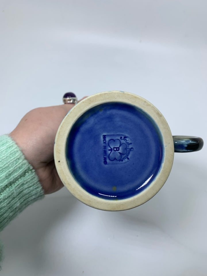 VTG WADE IRISH PORCELAIN JAUNTING CAR MUG.