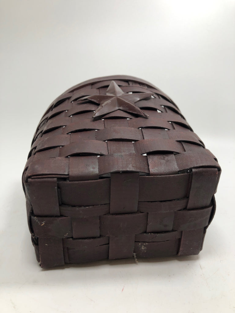SM WOVEN STAR WALL-BASKET.