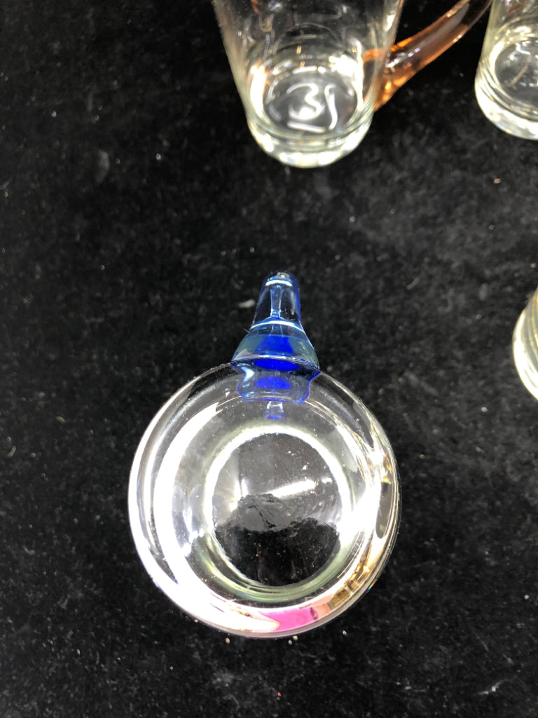 5 GLASS DRINKING CUPS W COLORED HANDLES.