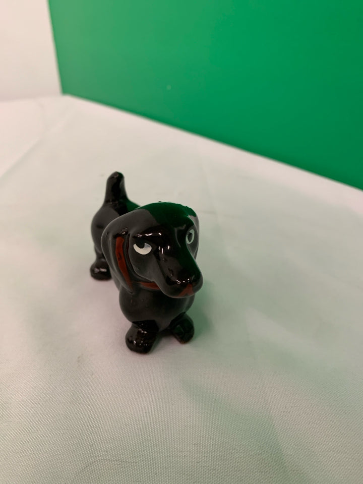 BLACK DACHSHUND FIGURE.