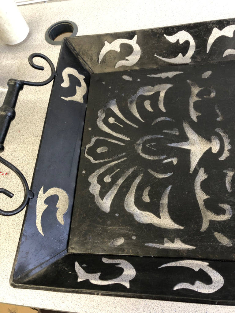 BLACK METAL FOOTED TRAY W/HANDLES.