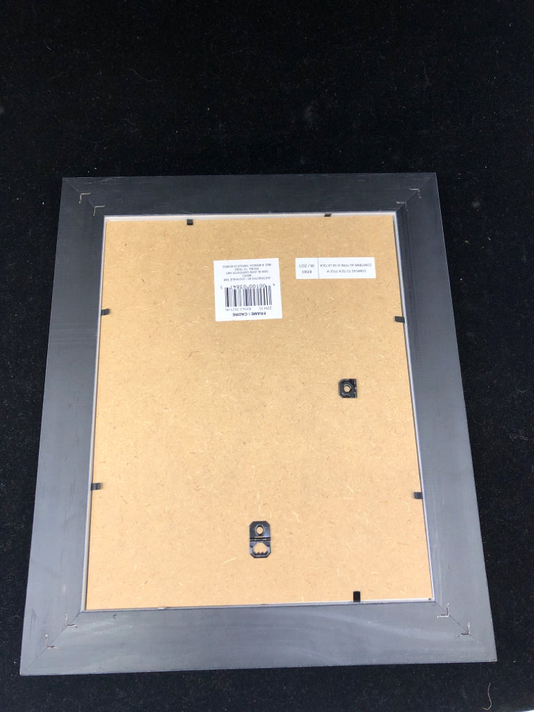 STUDIO DECOR CREAM WOOD PICTURE FRAME.