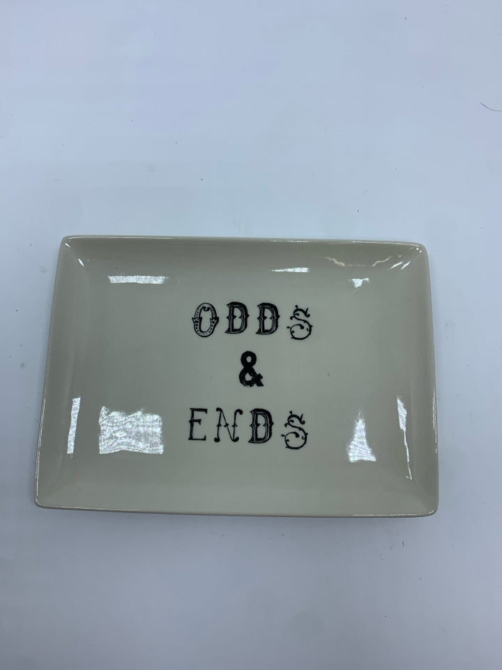 ODDS & ENDS CATCH-ALL TRAY.