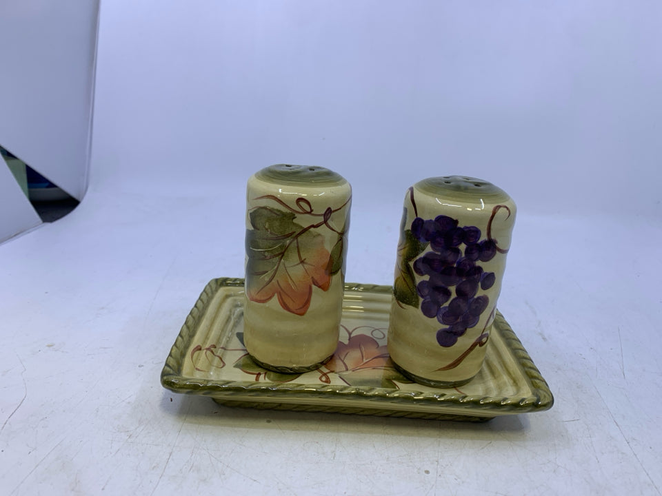 LEAVES + GRAPES SALT & PEPPER ON TRAY