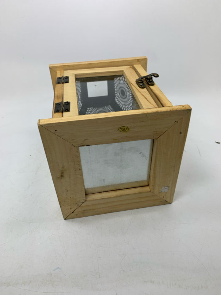 WOOD BASE W/ PIERCED BLACK METAL TOP LANTERN 10 "H X 6 "X 6"