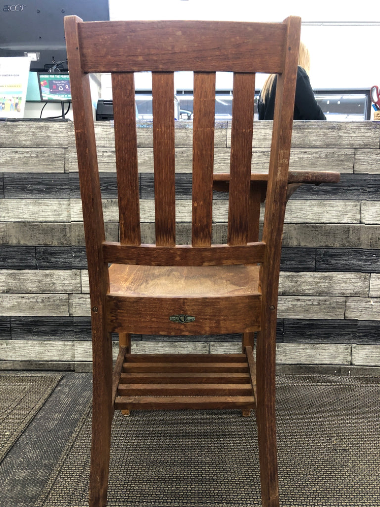 VTG KIDS WOOD KIDS STUDENT DESK CHAIR.