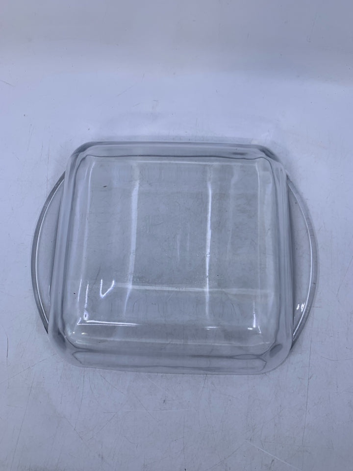 SQUARE GLASS BAKING DISH.