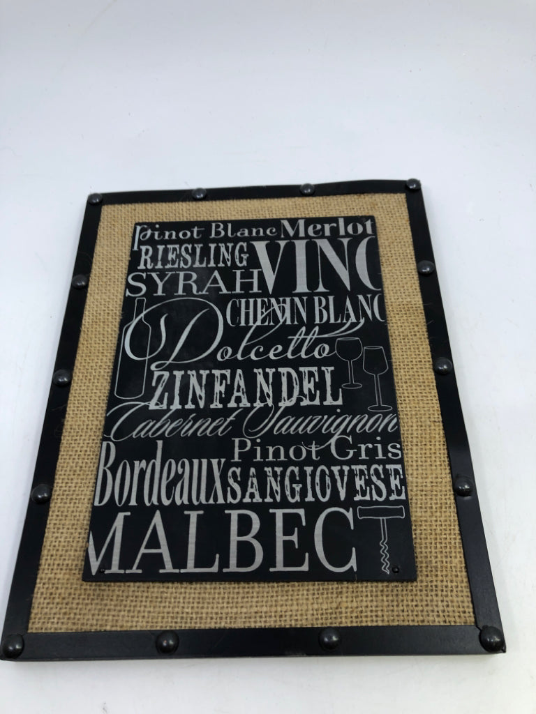 BLACK/WHITE WINE SCRIPT W/ BURLAP TRIM.