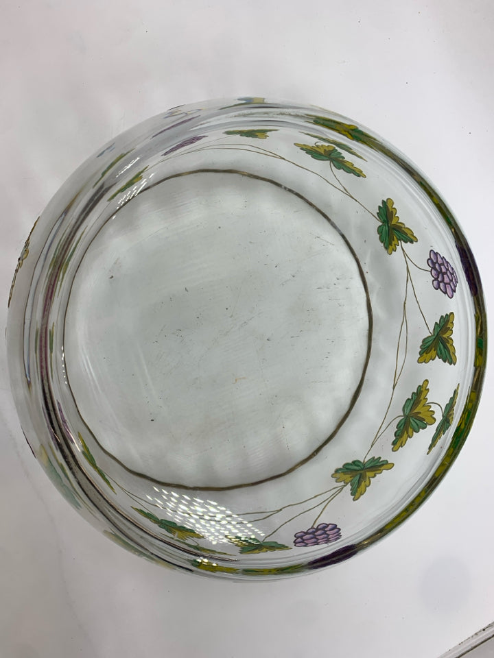 GRAPES PAINTED GLASS BOWL W/GOLD DETAILING.