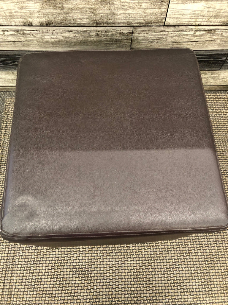 BROWN FAUX LEATHER STORAGE CUBE.
