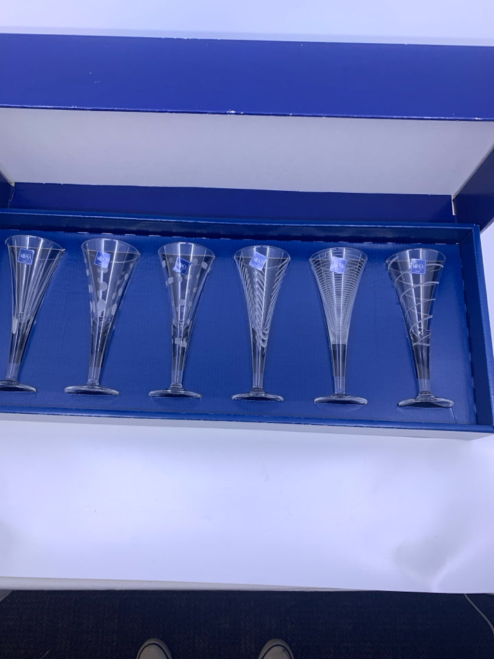 6 MIKASA FOOTED GLASSES IN BOX