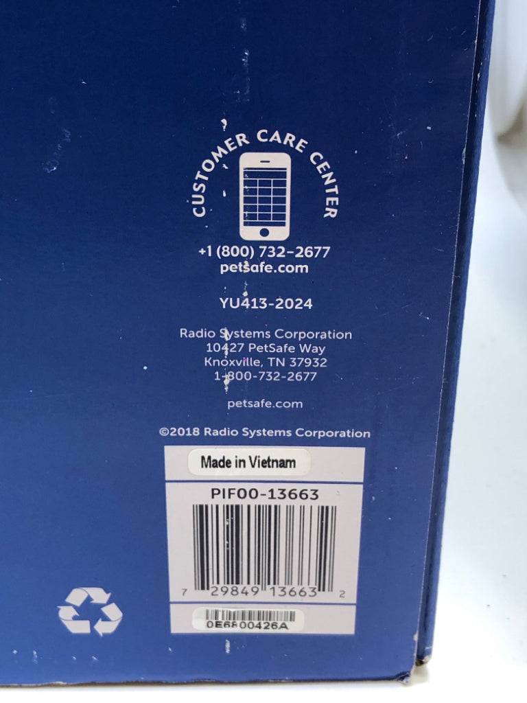 NIB STAY & PLAY WIRELESS FENCE PETSAFE.