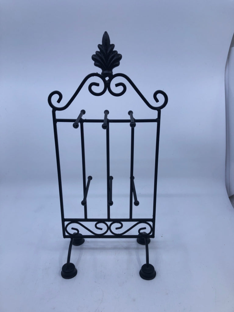 METAL SCROLL JEWELRY HOLDER.