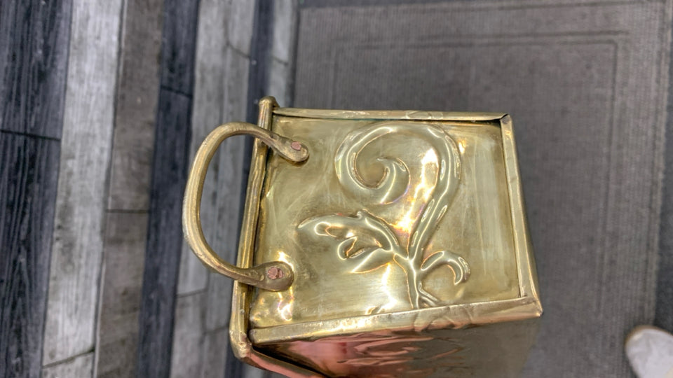LONG GOLDEN METAL PLANTER.