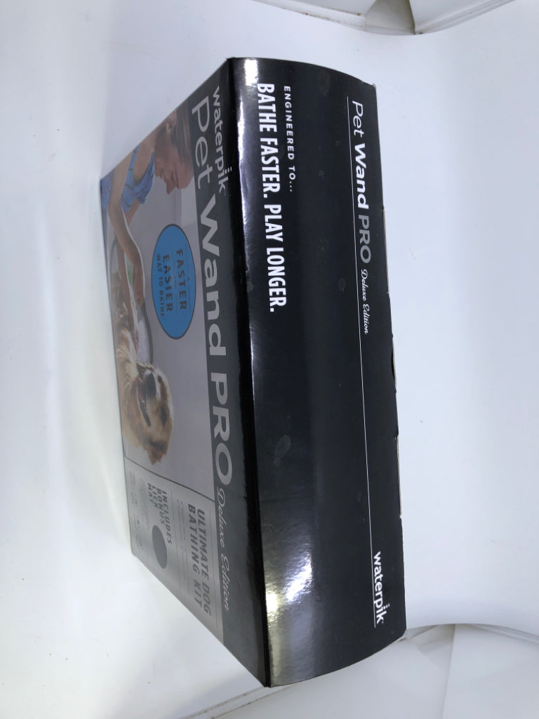 NIB PET WAND PRO DELUXE EDITION DOG BATHING KIT.