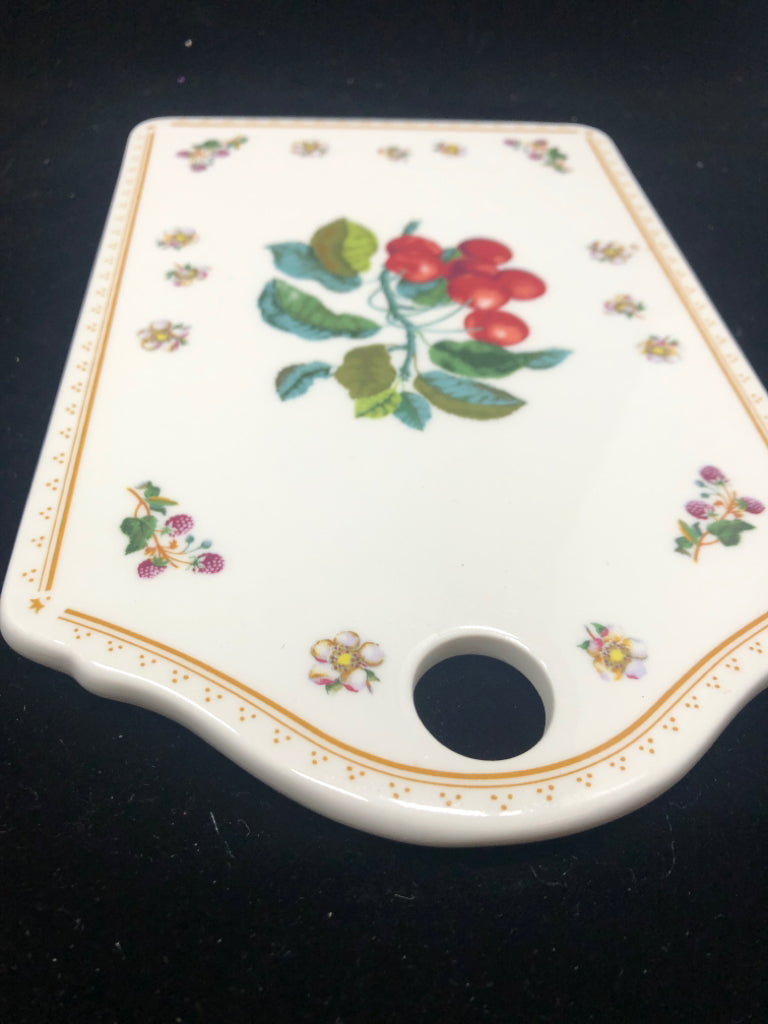 CERAMIC FRUIT PATTERN TRIVET TRAY.
