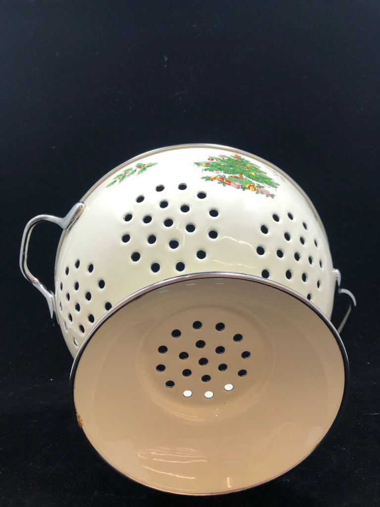 CHRISTMAS TREE COLANDER.