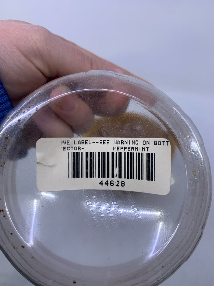 1999 TREE TRIMMINGS PEPPERMINT BASKET W/ PROTECTOR & TIE-ON.