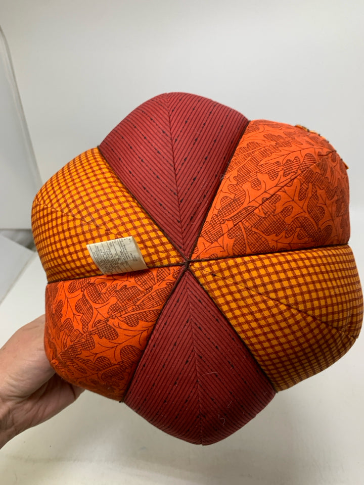 PATCHWORK PLUSH PUMPKIN DECOR.