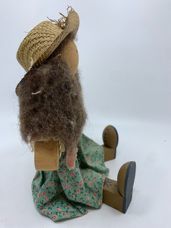 LIZZIE HIGH SITTING GIRL FIGURE.