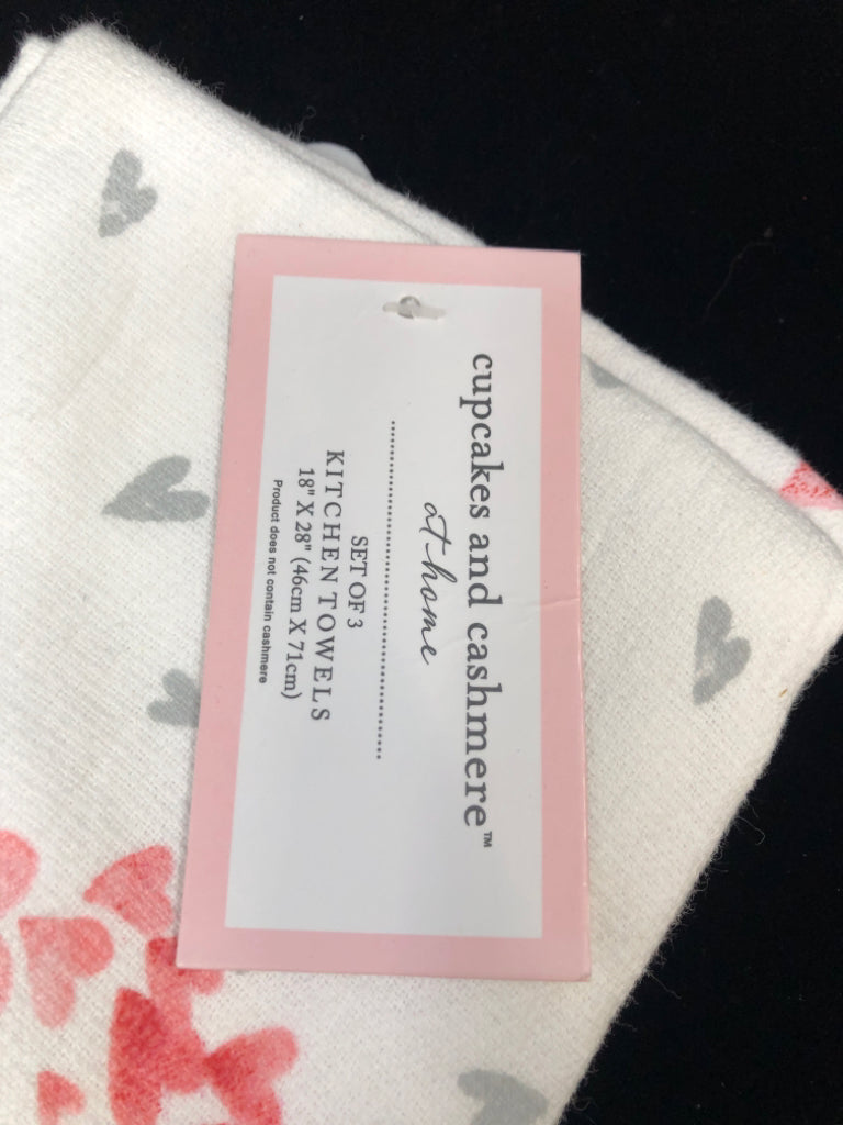 3 NWT CUPCAKES AND CASHMERE KITCHEN TOWELS.