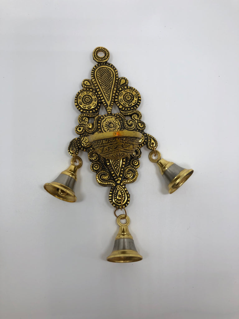 GOLD WALL CANDLE HOLDER W/BELLS.
