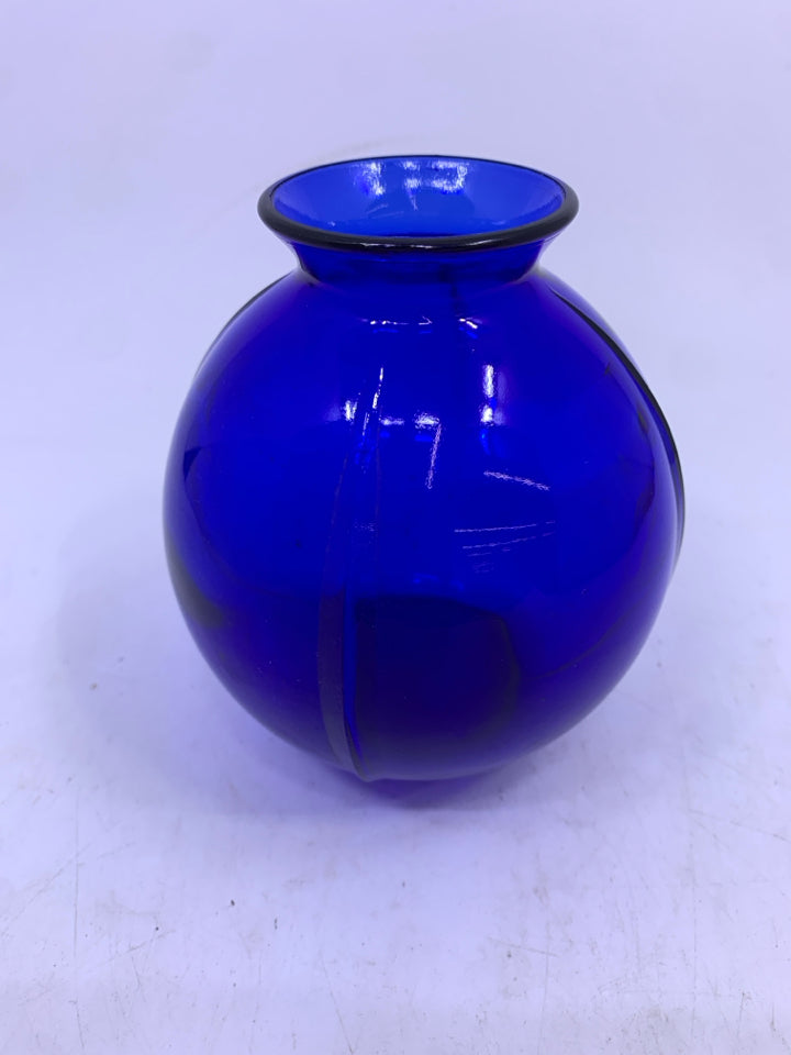 COBALT BLUE ROUND GLASS VASE.