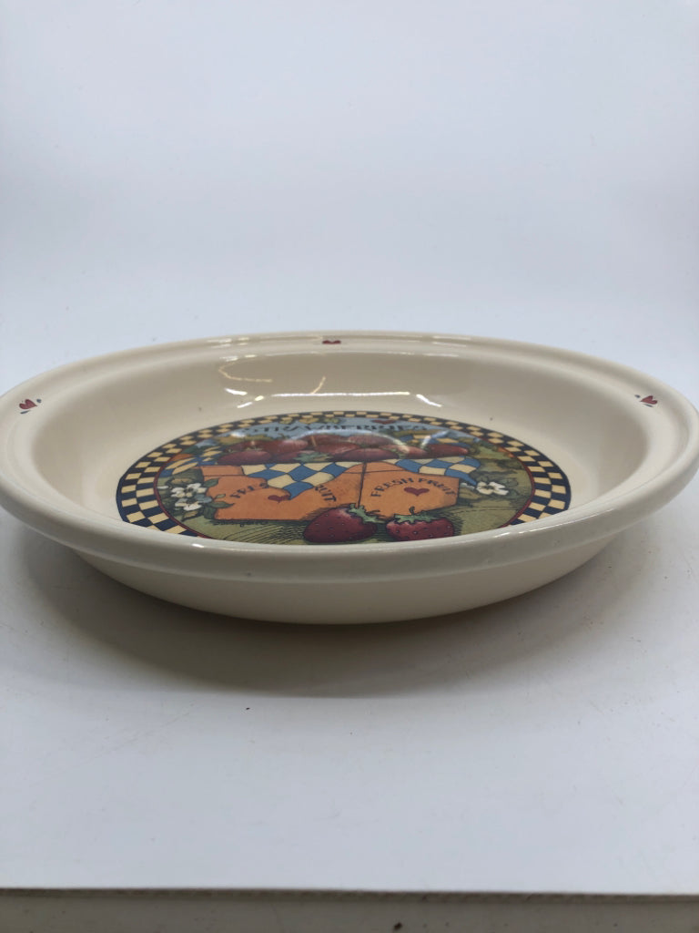 VTG TAN STRAWBERRIES PIE PLATE.