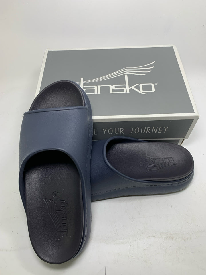 Dansko Devyn Molded Sandal Slides Size(7.5-8) - New In Box