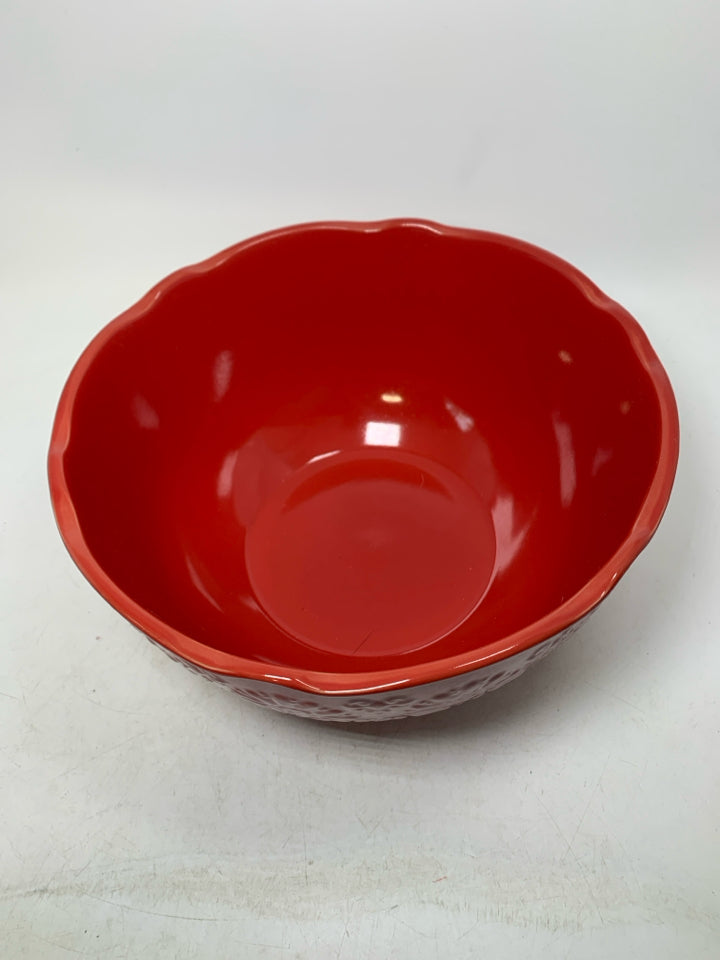 LARGE EMBOSSED FLORAL MIXING BOWL.