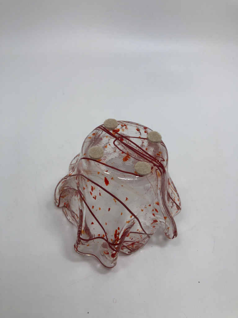 RED DETAILED FOLDED GLASS DECOR.