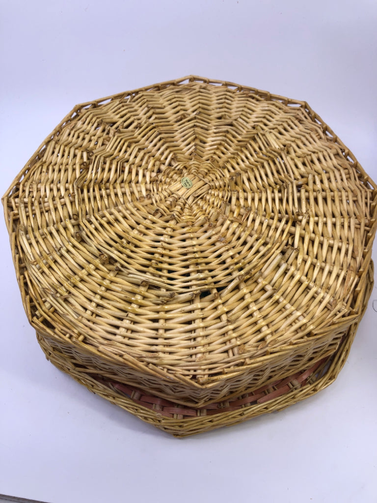 OCTAGON BLONDE BASKET WITH PINK/GREEN PATTERN LID.