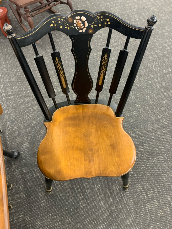VTG MAPLE/BLACK DROP LEAF DINING TABLE W/ 6 CHAIRS.