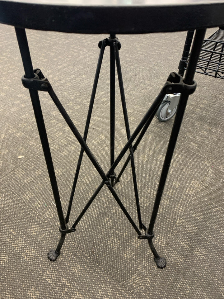 ROUND HEAVY BLACK METAL PLANT STAND.