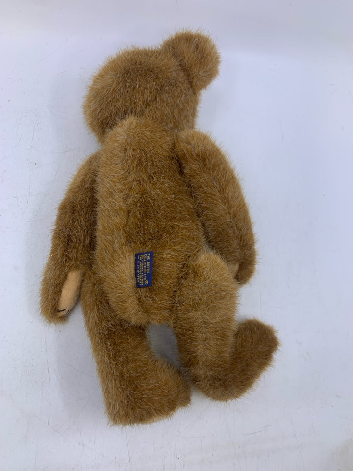 LIGHT BROWN BEAR W/ MAROON BOW.