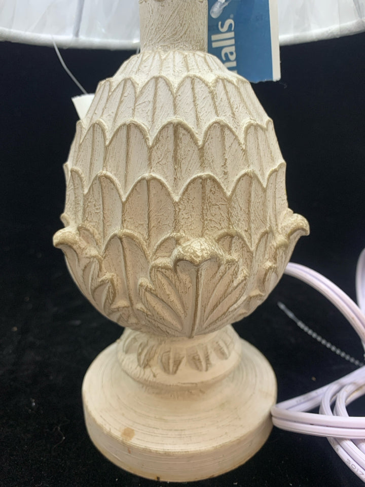 DISTRESSED ARTICHOKE BASE LAMP W/WHITE SHADE.