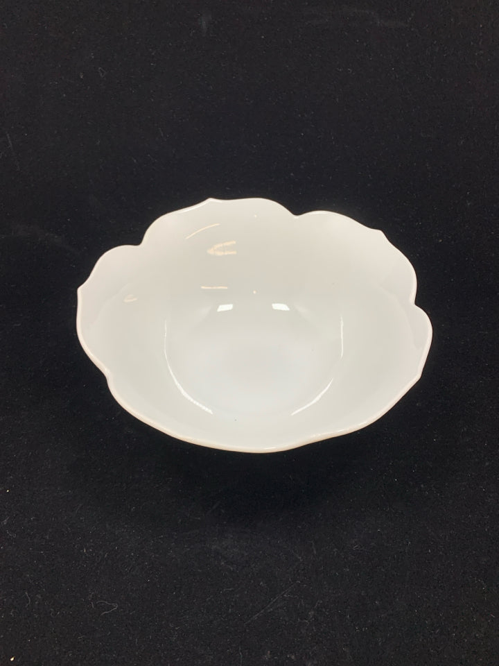 WHITE FLOWER SHAPED BOWL.