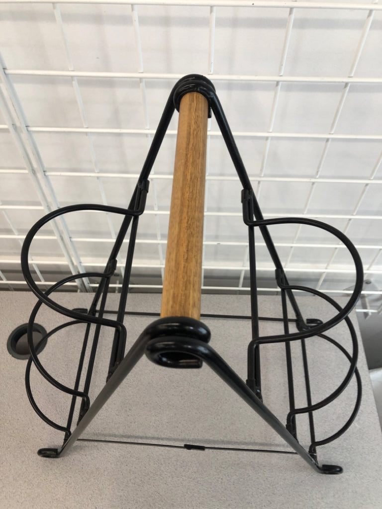 3-TIER FOLDING METAL PLANT STAND W/WOODEN HANDLE.