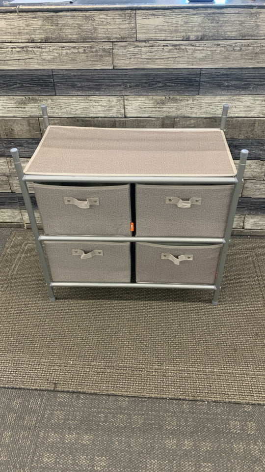 4 CUBE GREY FABRIC STORAGE W/GREY METAL FRAME.
