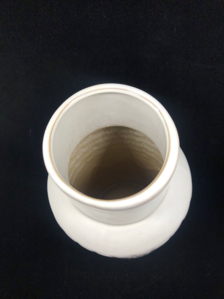 GEOMETRIC CREAM GLAZE VASE.