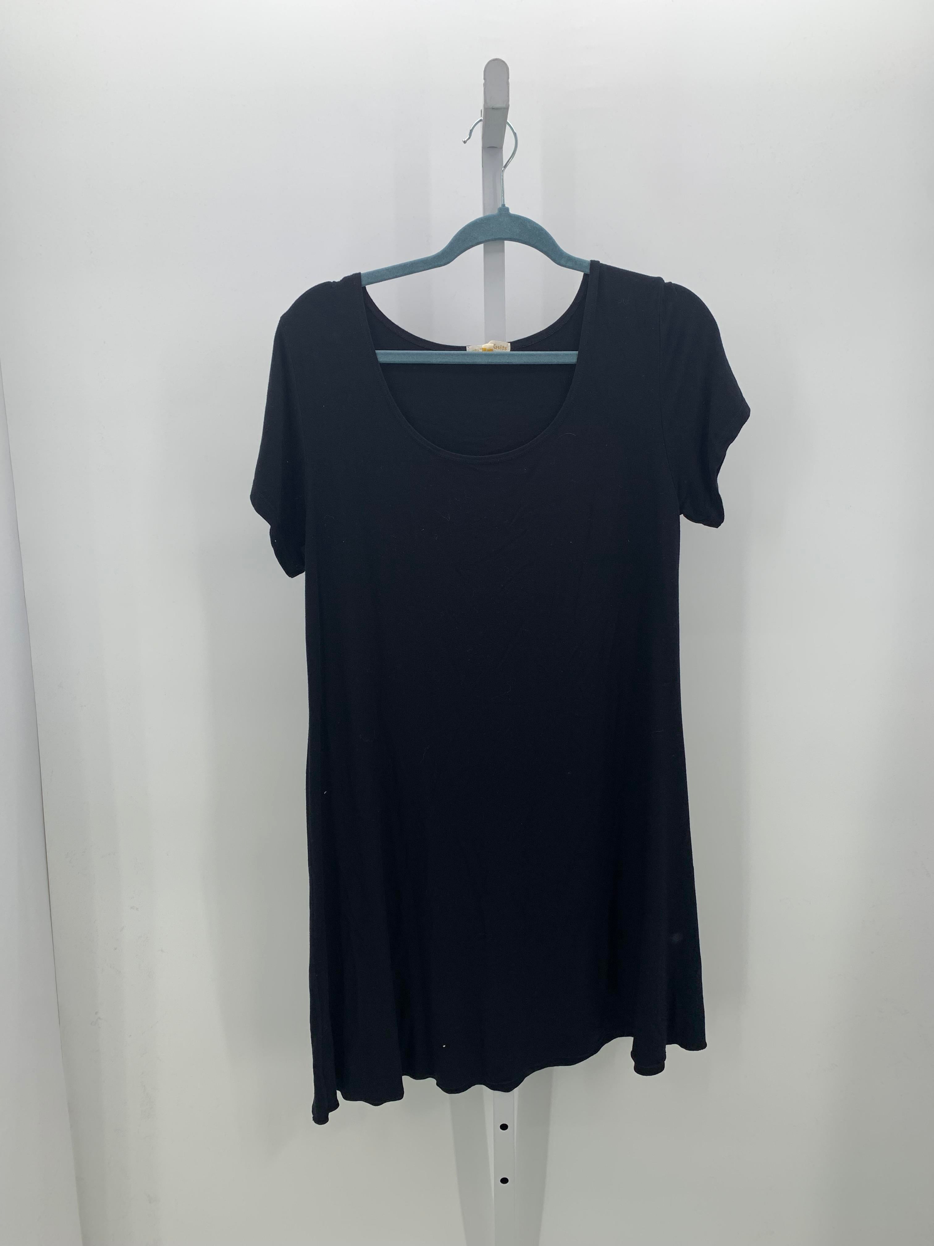 Size Large Misses Short Sleeve Dress