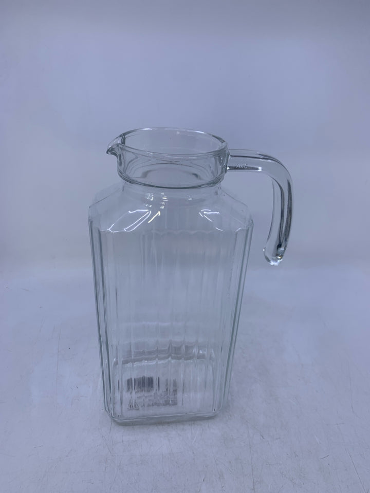 CLEAR GLASS RIBBED PITCHER.