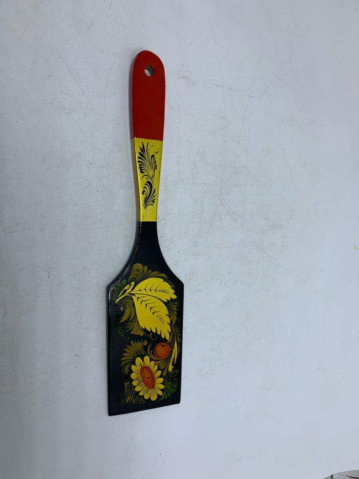 RUSSIAN VERY DETAILED PAINTED WOODEN FLAT UTENSIL.